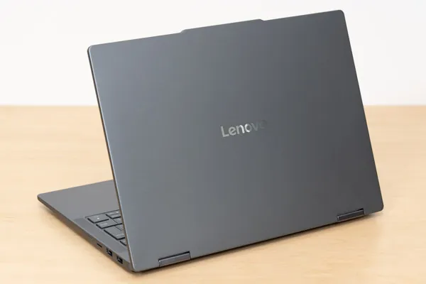 IdeaPad 5 2-in-1 Gen 10(14型 AMD)の天板写