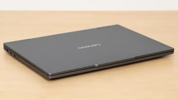 IdeaPad 5 2-in-1 Gen 10(14型 AMD)の薄さの写真その2