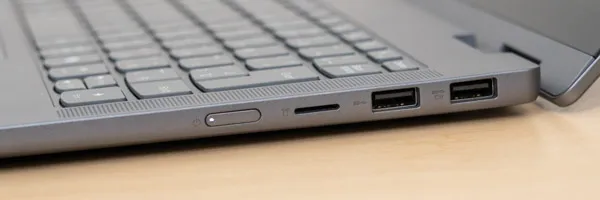 IdeaPad 5 2-in-1 Gen 10(14型 AMD)の側面の写真