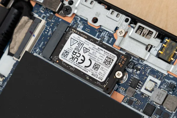 ThinkPad E14 Gen 7 IALのSSD