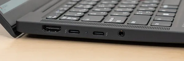 ThinkPad X13 Gen 6(13.3型 Intel)の側面の写真その2
