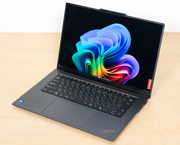 ThinkPad X9 15 Gen 1 Aura Editionの正面写真