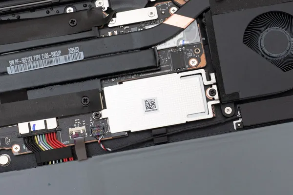 ThinkPad X9 15 Gen 1 Aura EditionのSSDの写真