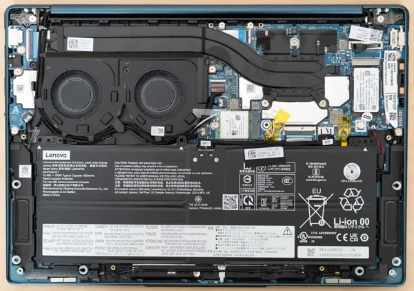 Yoga Slim 7 Gen 10(14型 AMD)の内部の写真