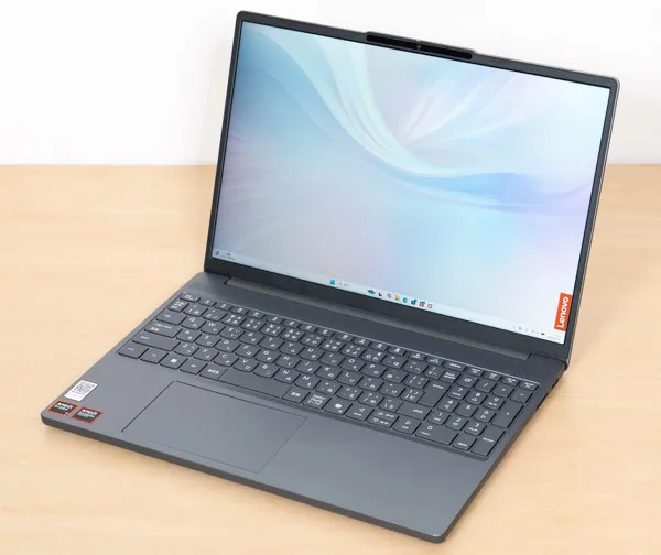 Lenovo IdeaPad Slim 3 Gen 10 (15.3型 AMD)の正面写真