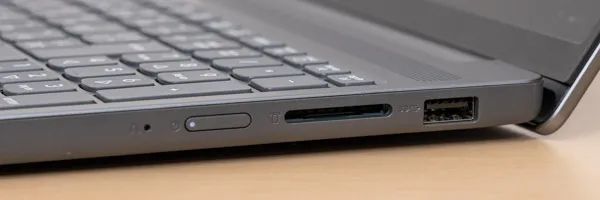 Lenovo IdeaPad Slim 3 Gen 10 (15.3型 AMD)の側面の写真