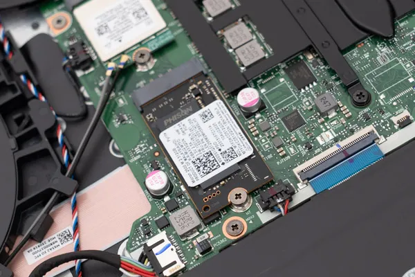 Lenovo IdeaPad Slim 3 Gen 10 (15.3型 AMD)のSSDの写真