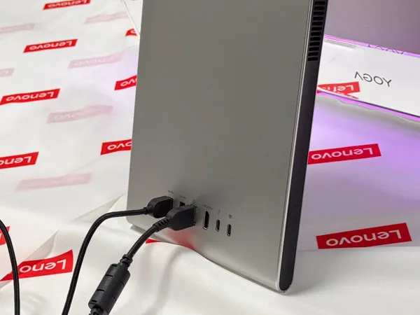 Yoga AIO i Gen 11 Aura Editionのインターフェース