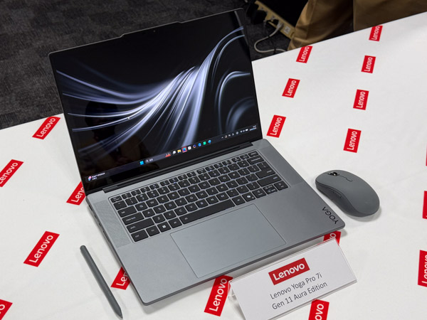 Yoga Pro 7i Gen 11 Aura Editionの正面