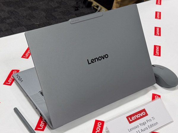 Yoga Pro 7i Gen 11 Aura Editionの天板