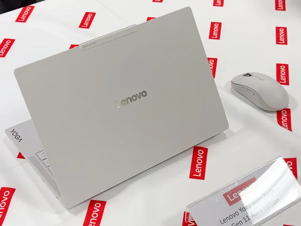 Yoga Slim 7i Ultra Gen 11 Aura Editionの天板