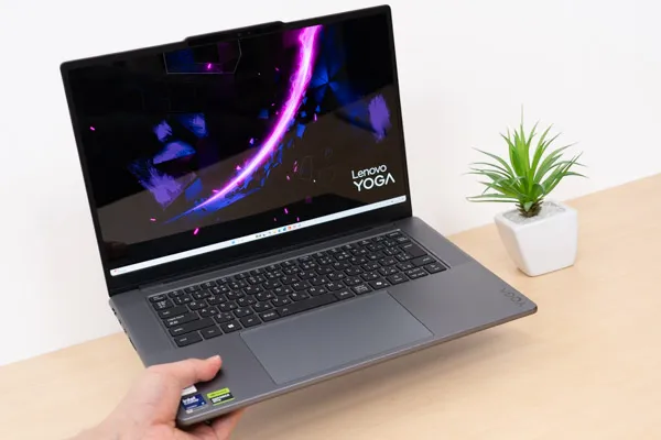 Lenovo Yoga Pro 7i Gen 11 Aura Editionの実機レビュー｜15.3型、RTX