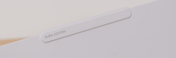 Lenovo Yoga Slim 7i Ultra Gen 11 Aura Edition(14型 Intel)のWebカメラの反対側の出っ張り