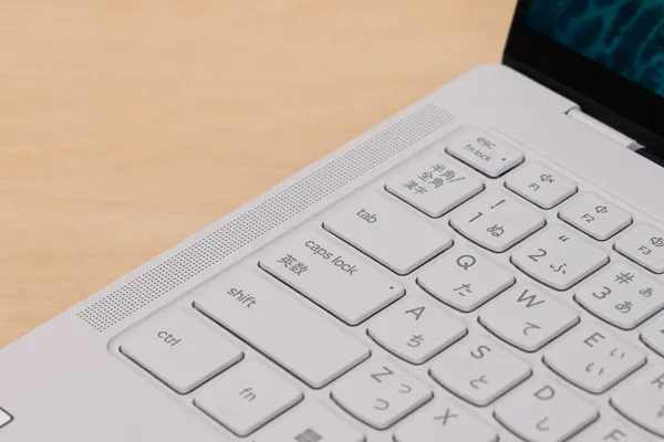 Lenovo Yoga Slim 7i Ultra Gen 11 Aura Edition(14型 Intel)のスピーカー写真