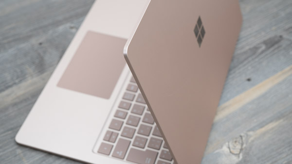 Surface Laptop サンドストーン