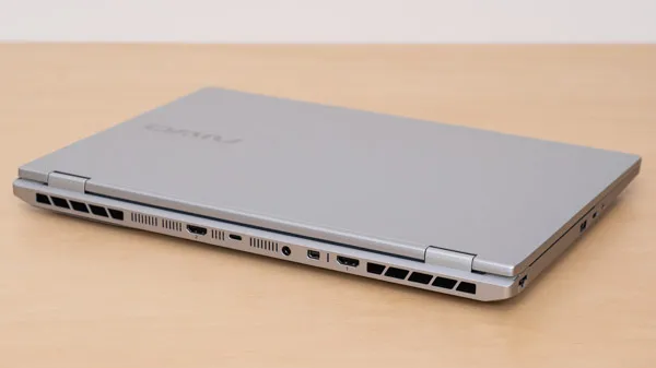 DAIV S5-A7G60SR-Aの薄さの写真