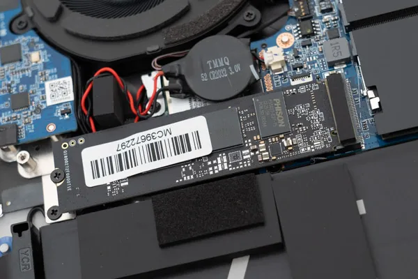DAIV Z4-A9A01SR-BのSSDの写真