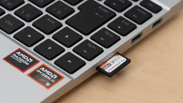 SDカード挿入後