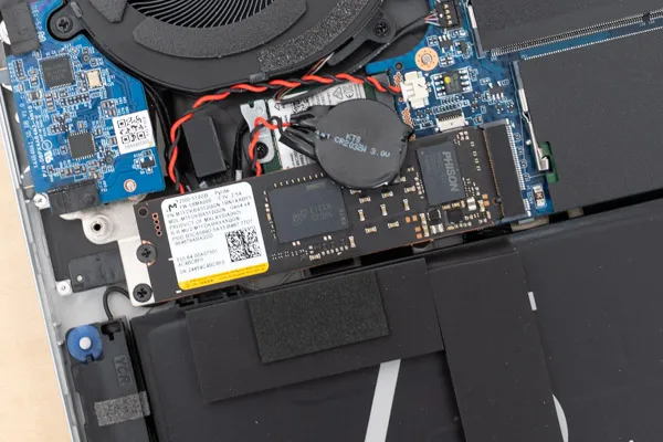 DAIV Z4-I7I01SR-BのSSDの写真