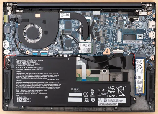 iiyama PC SENSE-14FHX31-UX7-URSXの内部の写真