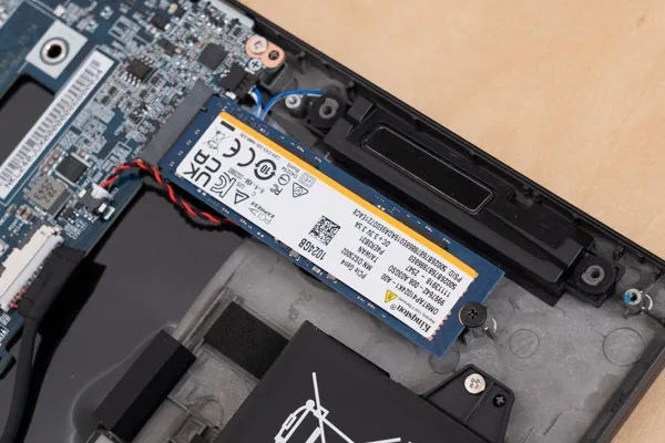 iiyama PC SENSE-14FHX31-UX7-URSXのSSDの写真