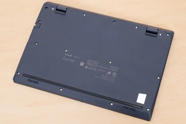 Dell 15の底面写真