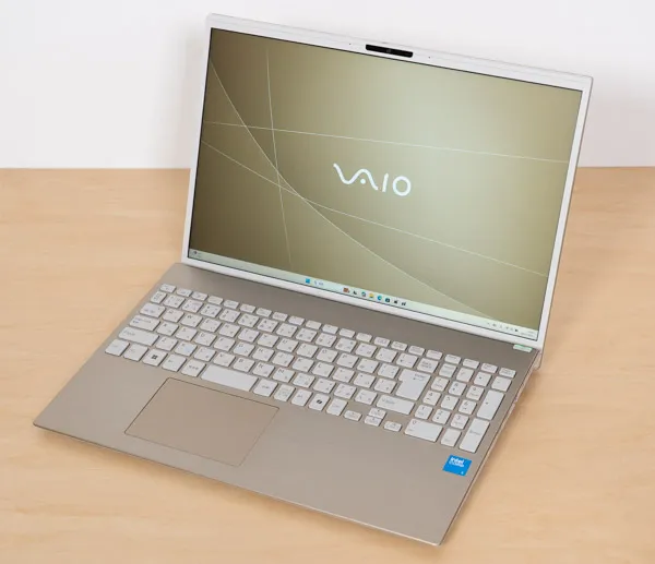 Dell 15の正面写真