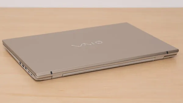 Dell 15の薄さの写真その2