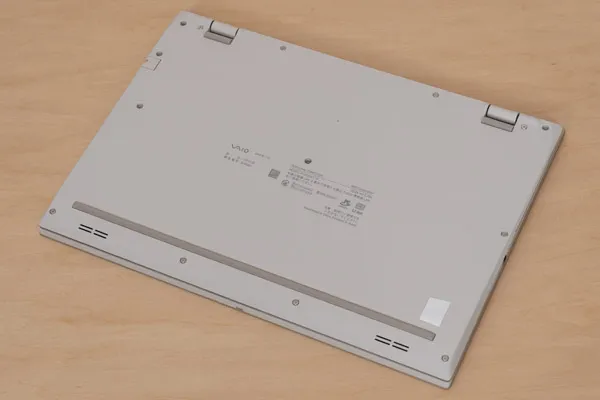 Dell 15の底面写真