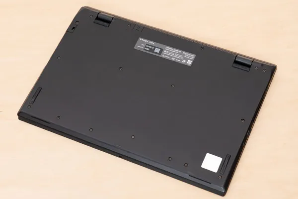 Reborn VAIOの底面写真