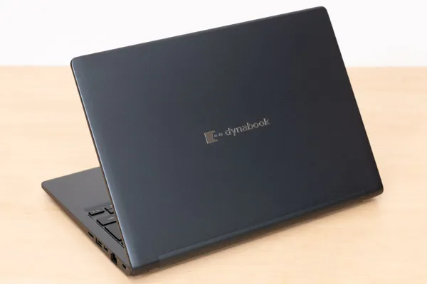 dynabook GR/ZZの天板写