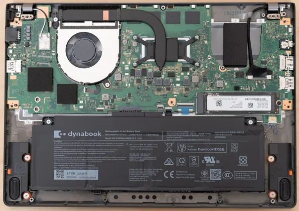 dynabook GR/ZZの内部写真（Core Ultra 5 125U）