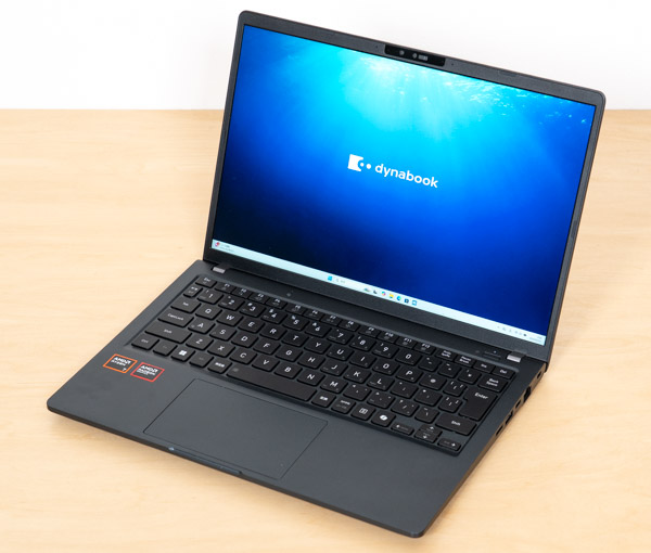 dynabook RA/ZYの正面写真